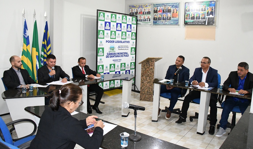 Câmara de Santana do PI realiza sessão ordinária com apresentação de requerimentos e propostas