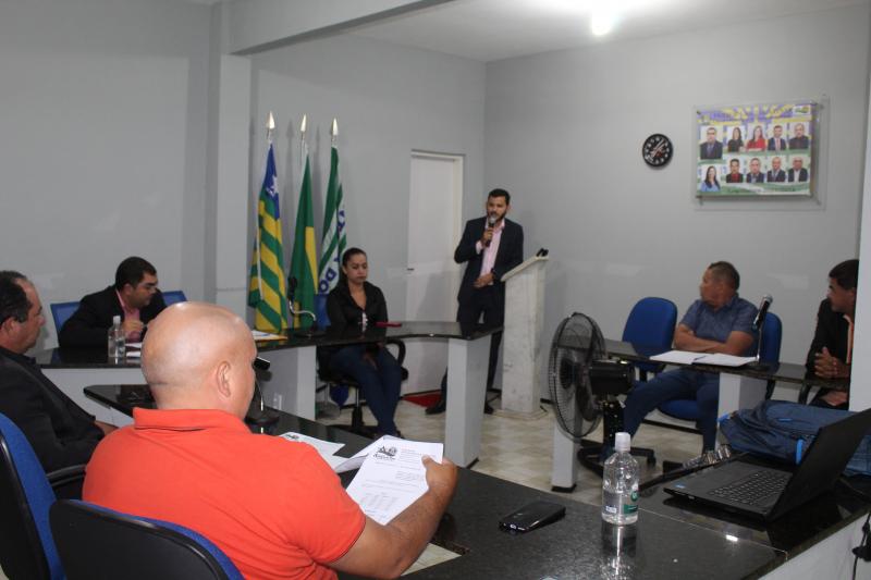Câmara de Santana realiza sessão extraordinária e aprova projeto de lei da prefeitura